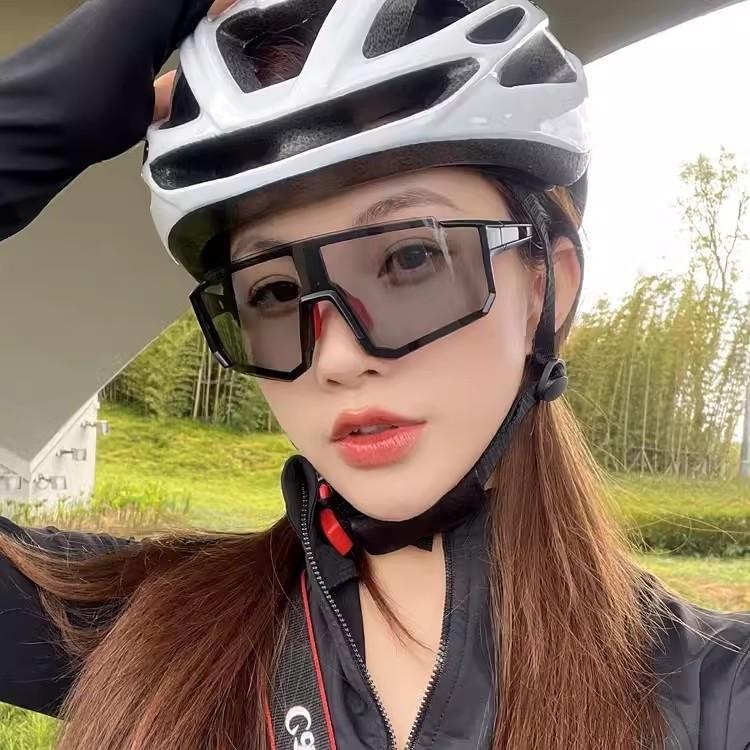 New Fashion UV400 Sports Sunglasses for Men Women Square Frame UV Protection Outdoor Driving Eyewear
