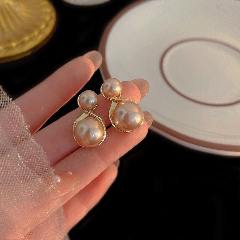 Nieuwe Elegante Zirconium Zetting Parel Hangende Oorbellen Voor Vrouwen Prachtig Luxe Geavanceerd Ontwerp Jong Meisje Gouden Kleur Sieraden Cadeau brown