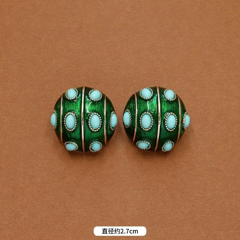 Autumn and winter niche French retro court enamel stud earrings femininity fashionable personality exaggerated Hong Kong style small fragrant ear