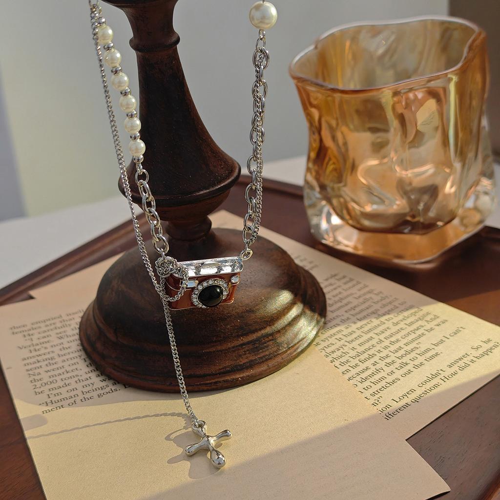 British Retro Brown Camera Pearl Cross Necklace, Simple Fashion Trend Temperament Sweater Necklace