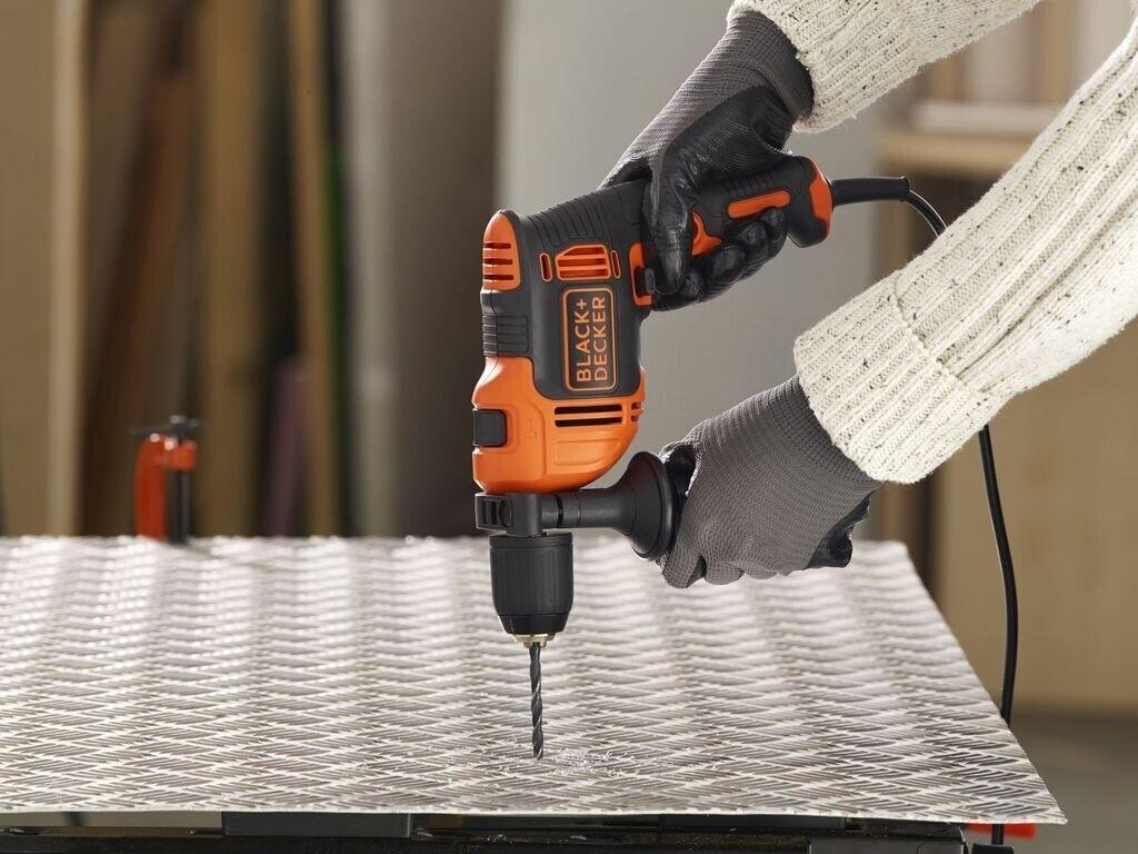 Ударная дрель Black & Decker BEH710-QS