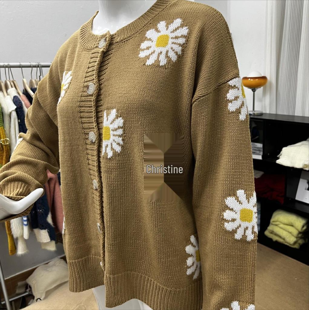 Autumn & Winter Chrysanthemum Embroidered Women's Knit Cardigan Sweater