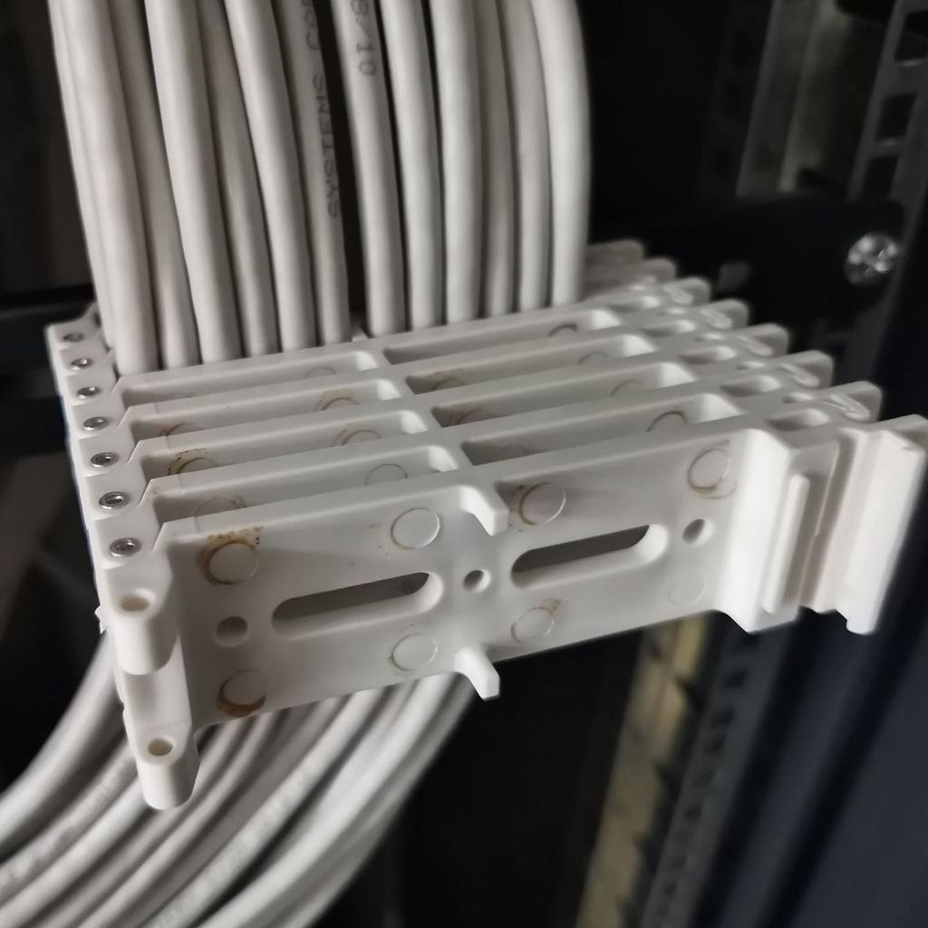 Cable Bundler Organizing Tool Sturdy PP Snap On Network Cord Management Organizer Tool for Homes Offices