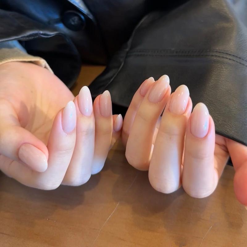 

Glittery Aurora Diamond Butterfly Nail Art: Girlish Nude Blush with Micro-Smoked Fairy Tips