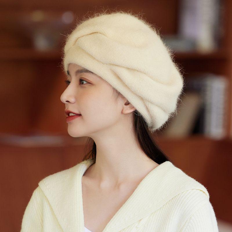 Trendy Women's Hats New Autumn/winter Knit Beanie - Warm Stylish and On-trend
