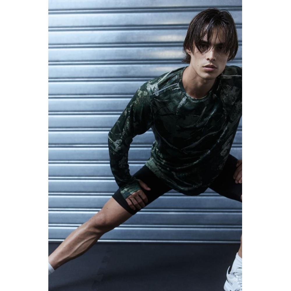 

H M dryMove ligHtweigHt Running Top Dark Green Patterned