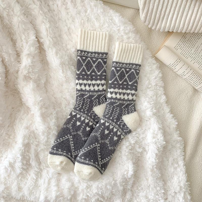 Women's Thermal Winter Socks - Ethnic Rhombus Pattern Mid-Calf Warm Socks for Outdoor Cold Weather, Cozy Soft Fabric with Multi-Color Options