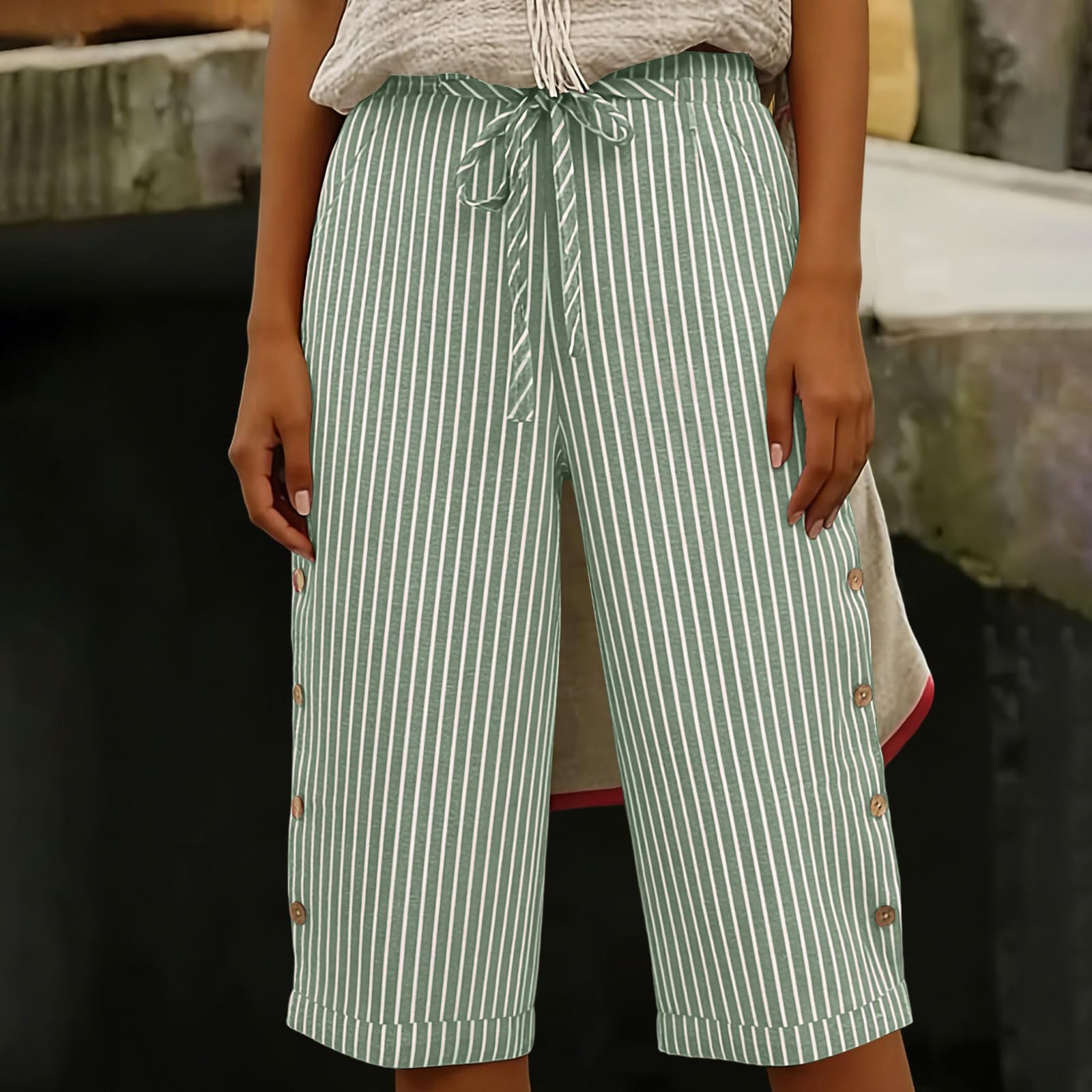 

Women Drawstring Waist Striped Wide Leg Cropped Pants with Button and Side Pockets for Casual Daily Wear M зелений