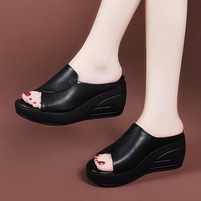 Women's 2025 Summer Waterproof Platform Slippers: Soft Leather, Non-Slip, Wear-Resistant, Thick-Soled, Fashionable Outdoor Comfort
