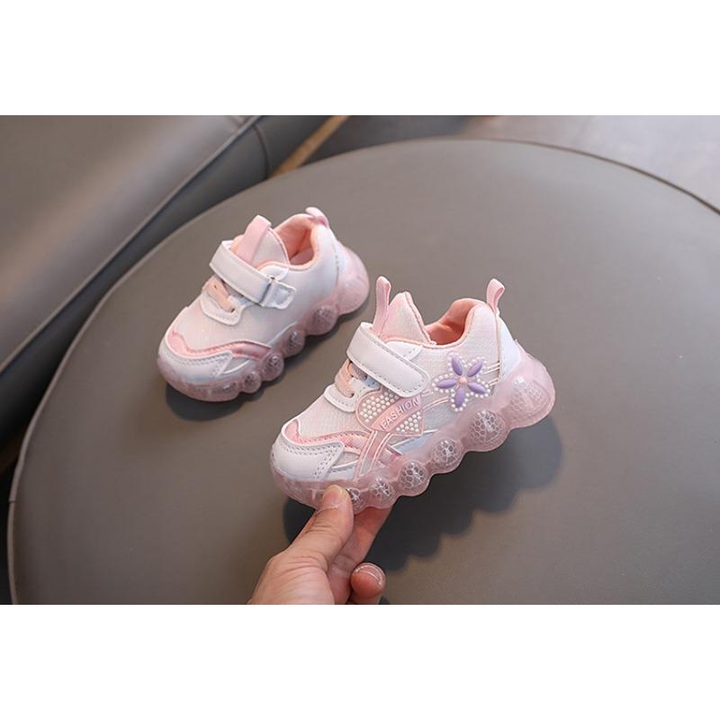 Kids Light Up Heart Pattern Korean Style Sports Sneakers For Boys And Girls