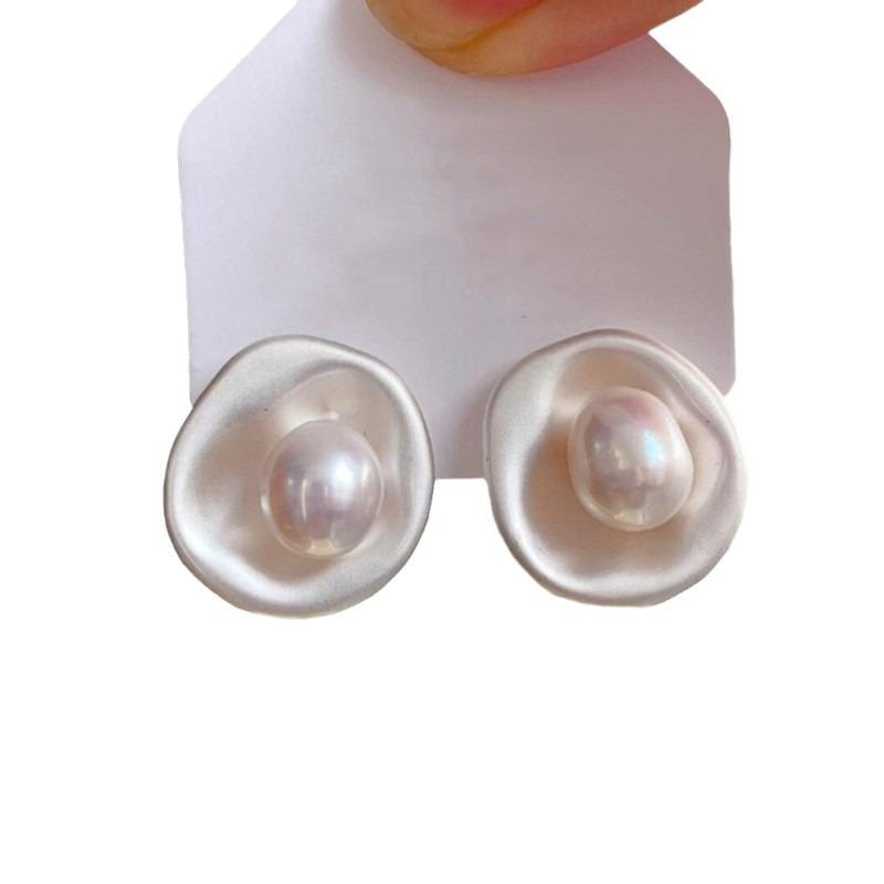 Silbernadel Unregelmäßig Rund Süßwasserperlen Steckerohrringe Persönlichkeit Leichter Luxus Vielseitig Premium Ohrringe