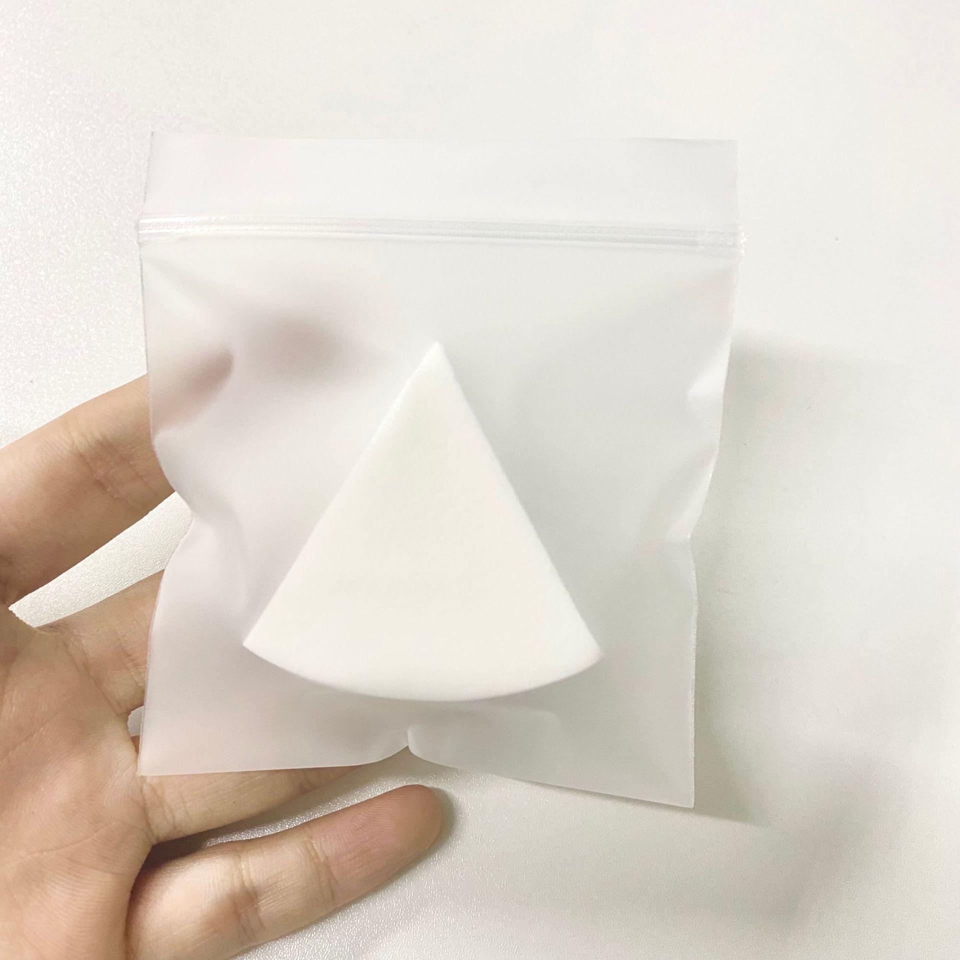 Mao Style Latex Leather Triangle Powder Puff: Non-Absorbing Fan-Shaped Makeup Sponge