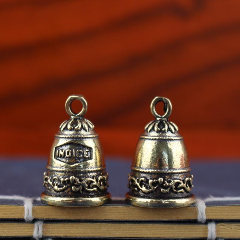 1 Stück Mini Chinesische Antike Messingglocke Kupfer Skulptur Fengshui Anhänger Gebet Tischdekor
