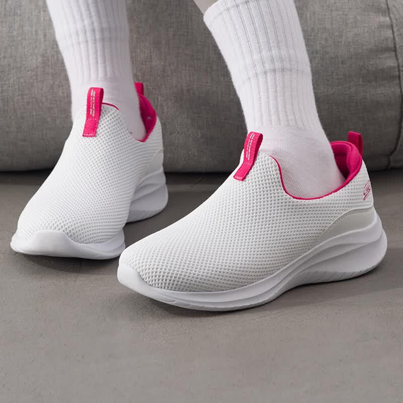Skechers Women s 117572 Walking Lifestyle Shoes 7 белый