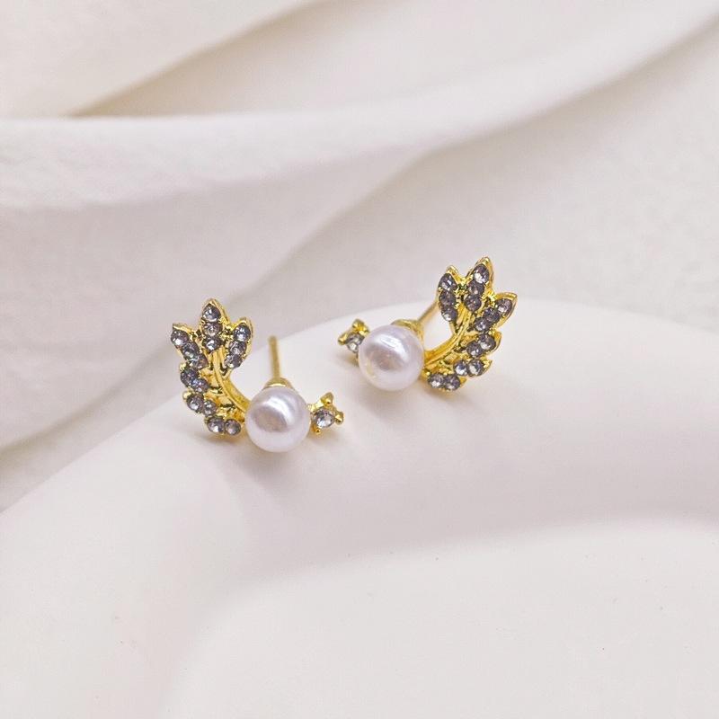 Leaf Pearl Earrings Women'S Small Earrings Fashion Personality Design Temperament Earrings