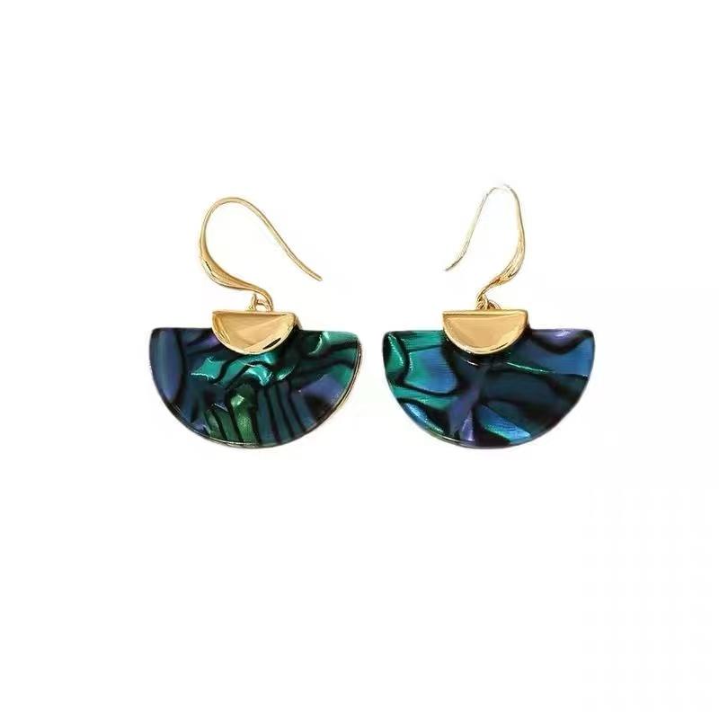 Design Sense Green Texture Fan-shaped Pendant Earrings 2026 New Jewelry Unusual Fashion AccessoriesFor Womens Christmas Earrings