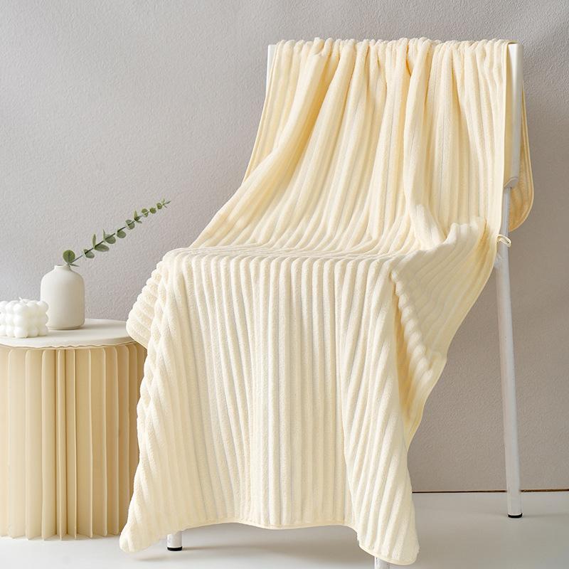 Coral Fleece Bath Towel, Thickened and Enlarged 90 * 170, Covering The Body. Adult Quick Drying and Absorbent Swimming Gift Bath Towel