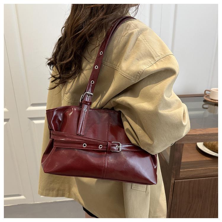 Chic Faux Leather Tote Bag for Women Large Capacity Commuter Shoulder Handbag