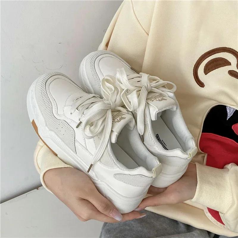 

2024 Новые женские вулканизированные туфли на плоской подошве, дизайнерские модные кроссовки, женские повседневные туфли на шнуровке, парные спортивные теннисные туфли Mujer, размер 40 40 бежевый