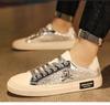 2024 Europäische Neue Herren Leder Freizeitschuhe Straße Luxus Lametta Schädel Flats Skateboard Schuhe Mode Trend Sneaker