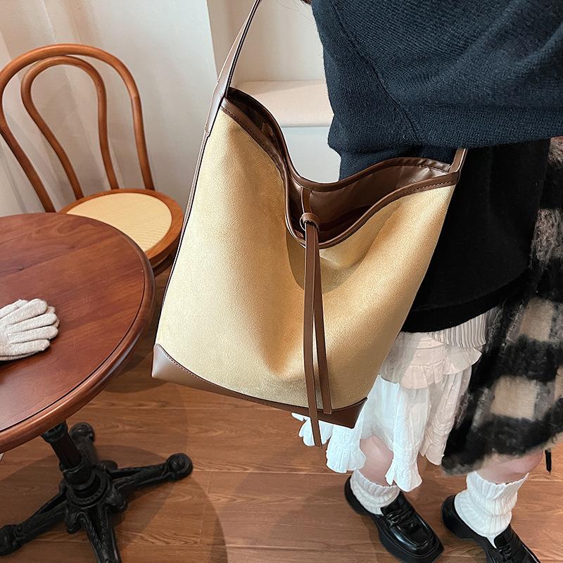 

Корейская версия холщовой сумки-тоут ведра большой вместимости для покупок повседневная в стиле ленивого ветра японская контрастная цветная сумка через плечо 24*13*31 хаки