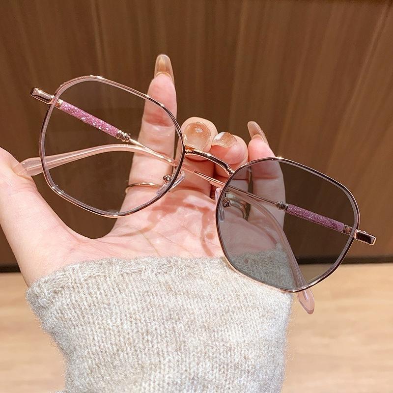 Delicate Sparkling Polygonal Photochromic Myopia Glasses Comfortable Durable High Definition High-quality Eyewear 0 To -4.0