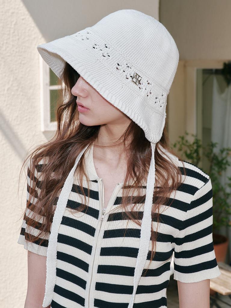 Olinkeompeulliteu Blossom Hole Bonnet Hat (Cream)
