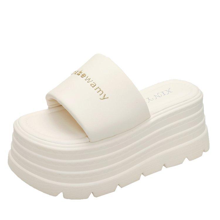 Platform beach slippers women's 2025 summer new casual outer wear sandals muffin one-word high heel