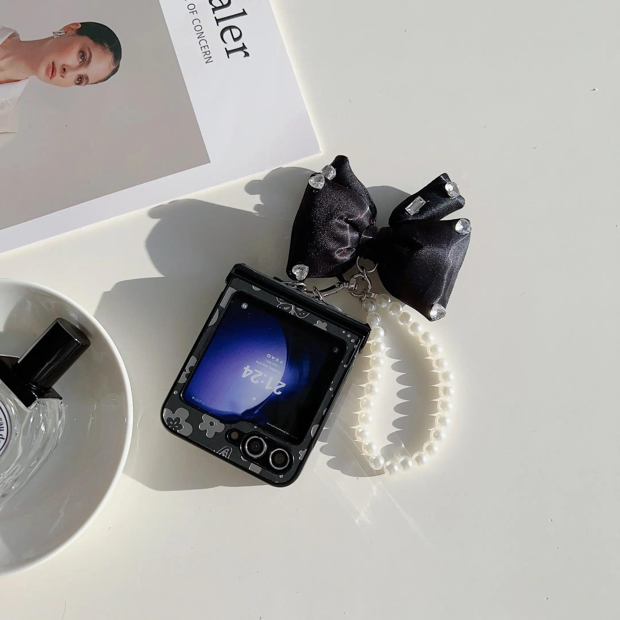 

Роскошный чехол из искусственной кожи с цепочкой на запястье с бантом и жемчугом для Samsung Galaxy Z Flip 6 5 4 3 Чехол для телефона For Samsung Galaxy Z Flip6