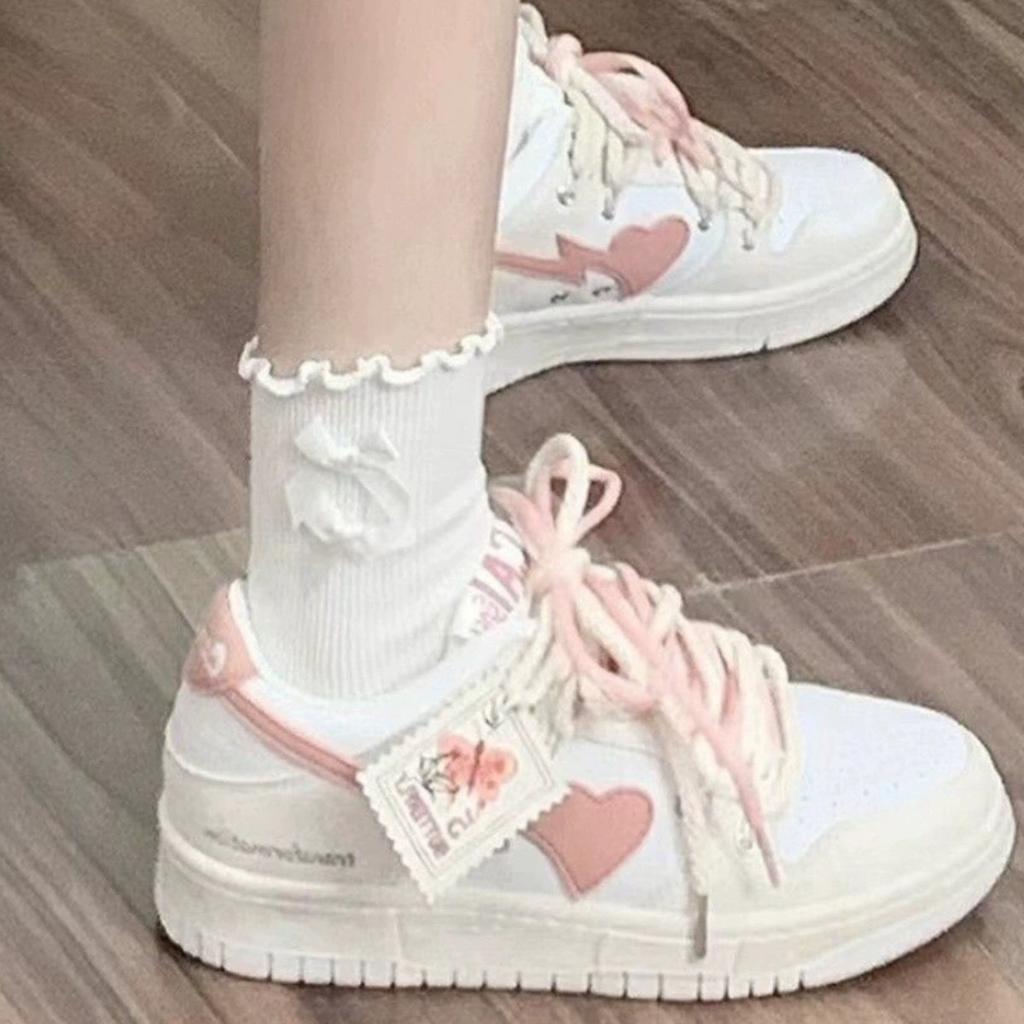 Kleine frische Board-Schuhe Damen 2025 Sommer neu Nische originelles Designgefühl kleine weiße Schuhe Student vielseitig lässige Damenschuhe