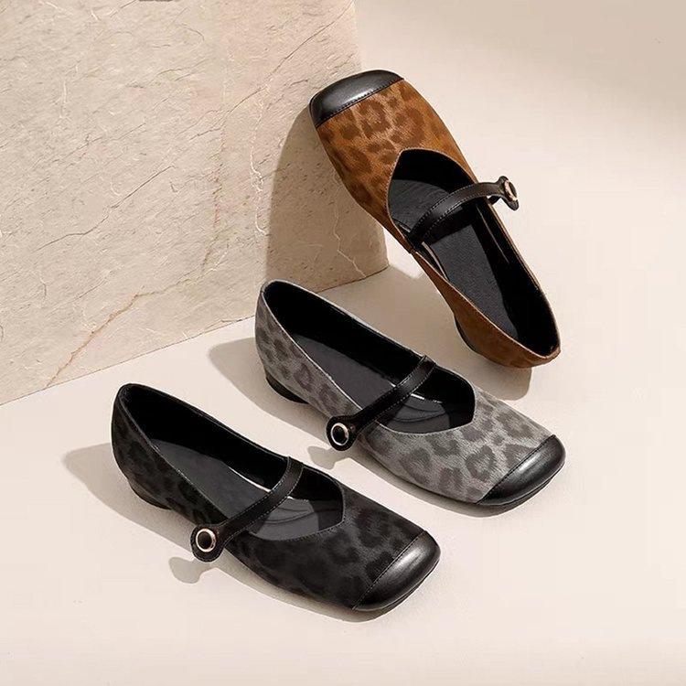 New French low-heeled light-mouth single shoes, spring retro one-word buckle with square head soft leather Mary Jane shoes