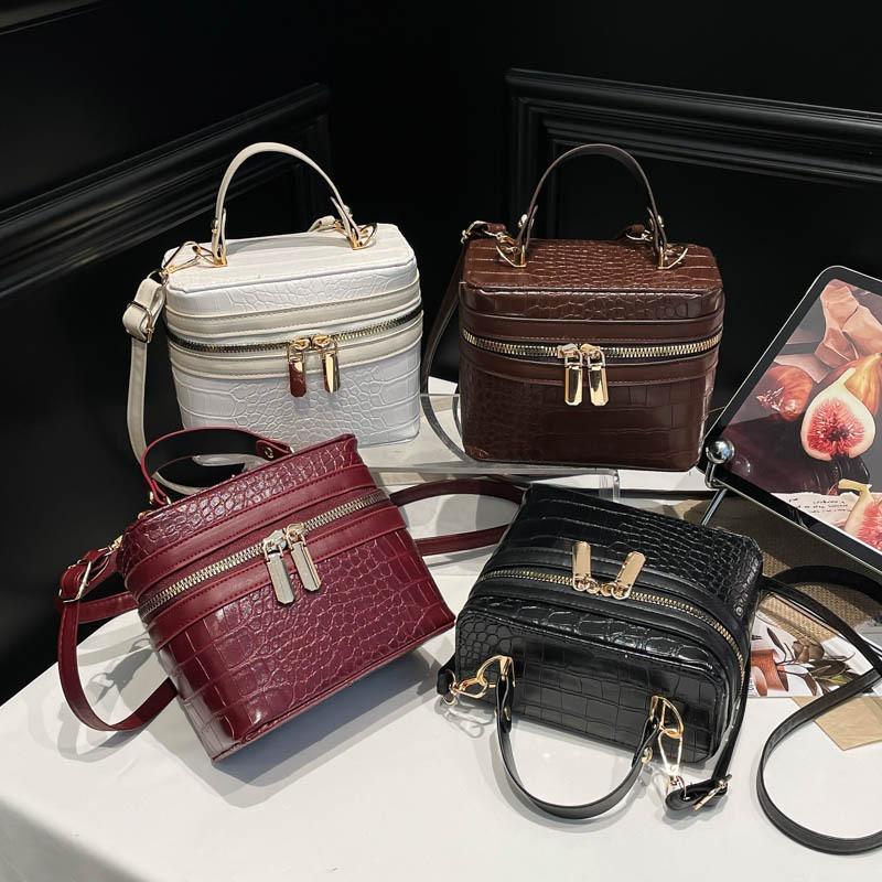 New texture box bag large capacity fashion niche design shoulder bag going out casual versatile new commuter bag