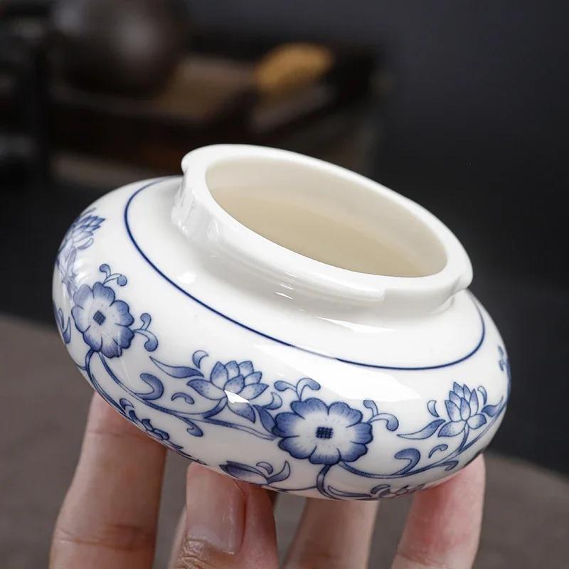 1pcs blue and white porcelain Retro ceramics Sealed tank Rouge box Fragrant powder Ointment cosmetics tea container  tea jar