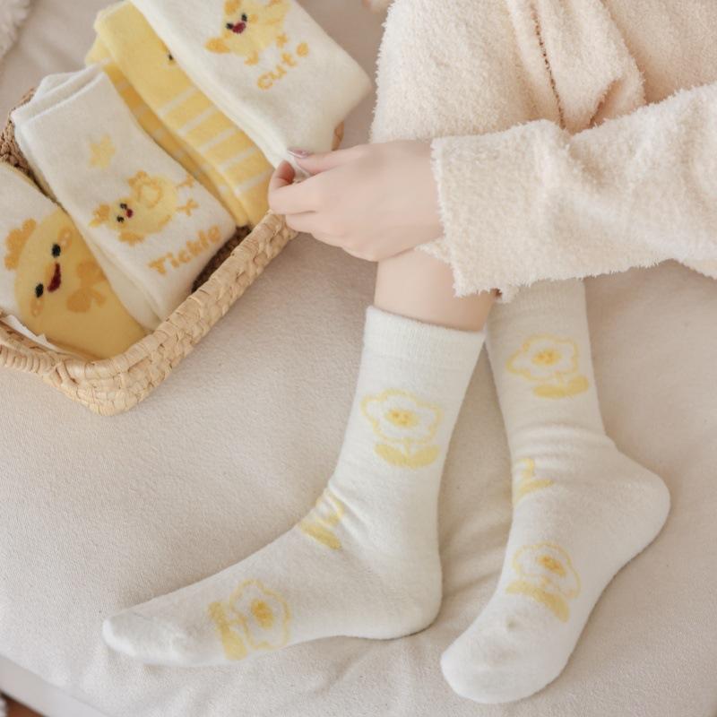 Autumn and Winter Thicken Warm Women Socks Cute Cartoon Chick Fleece Medium Tube Socks Japanese Kawaii Thermal Home Floor Socks