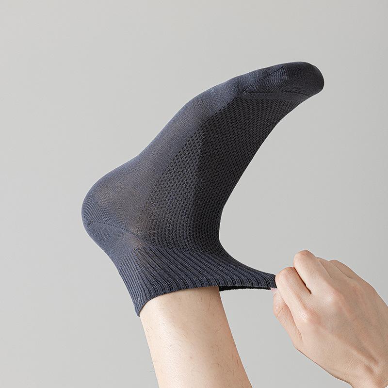 Men's Summer Thin Solid Color Versatile Breathable and Sweat Absorbing Boneless Mesh Short Socks