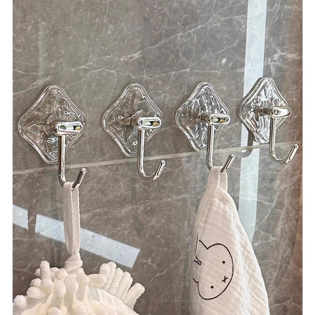 Exquisite Four-Leaf Clover Traceless Bathroom Hook: Strong, No-Punch, Glacier Pattern, Transparent Design