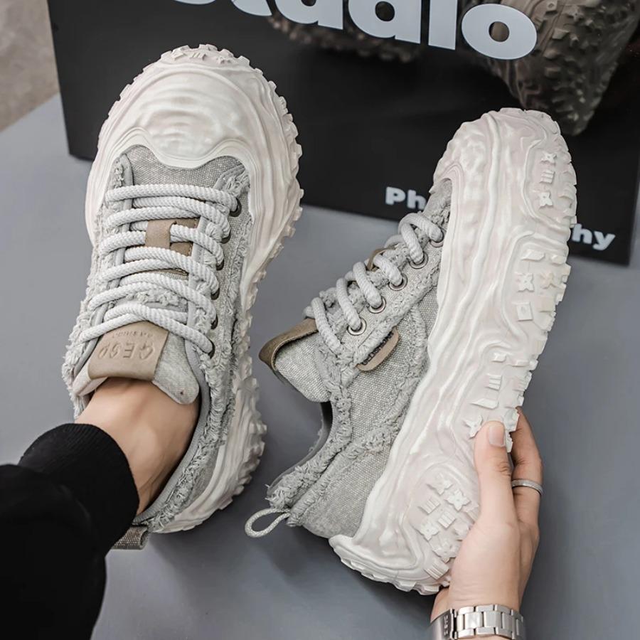 Trendy 2025 Spring New Versatile Fabric Thick Bottom Height Increasing Casual Sports Super Hot Casual Men's Shoes sneakers men