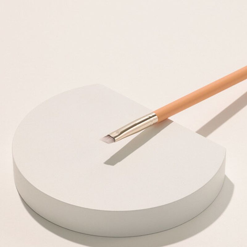 

[Рекомендация по зоне треугольника] The Tool Lab 217 Кисть для бровей