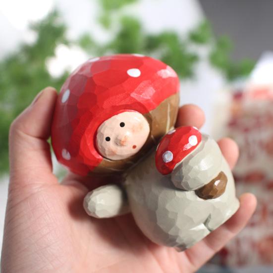 Wooden Mushroom Figurine Hand-Carved Mushroom Elf Holding A Balloon Rustic