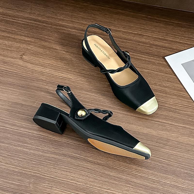 Y081-2 Temperament Farbabstimmung 2025 Sommer Tasche Kopf dicker Absatz Sandalen leichter Mund Retro vielseitig Französisch quadratischer Kopf einzelne Schuhe Frauen