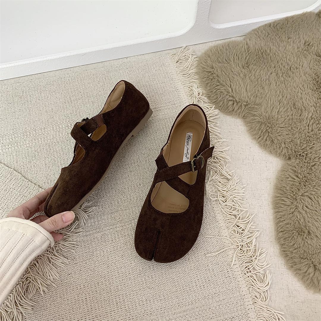 

Fashion IPPEUM Women Ballet Flats Spli Toe Buckle Soft Ballerina Shoes Winered Mary Janes 250