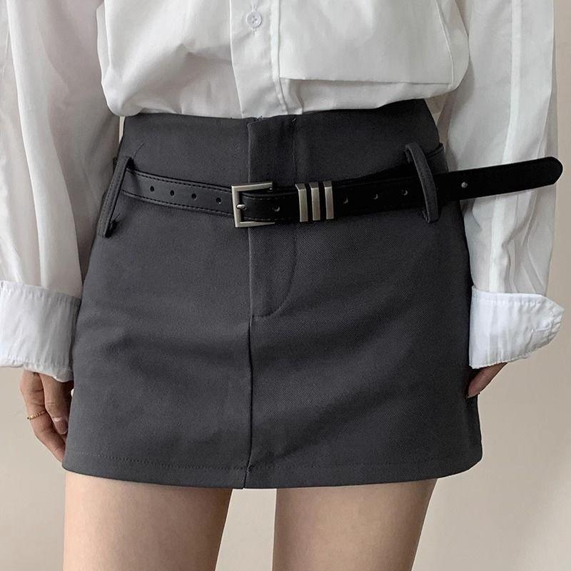 Modern Womens Black Denim Pants With Sleek Minimalist Design And Belt