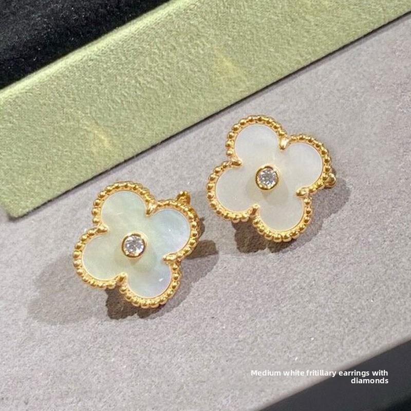 High Quality Four-leaf Clover Earring Buckle White Mother-of-pearl Earrings Red Chalcedony Black Agate Earrings