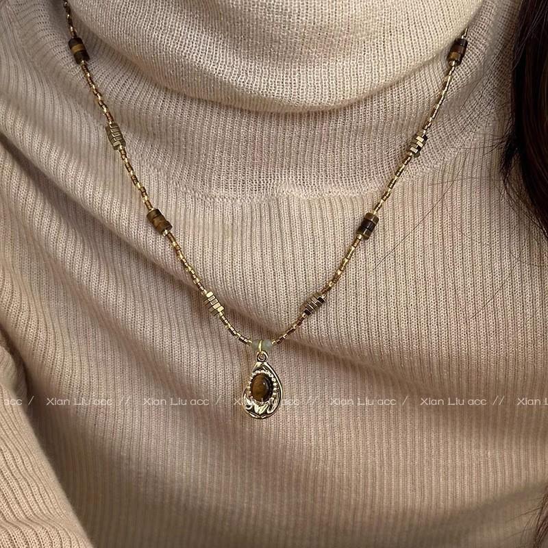 Tiger-eye Stone Pendant Necklace for Women - Vintage Collar Chain with High-end Sweater Chain