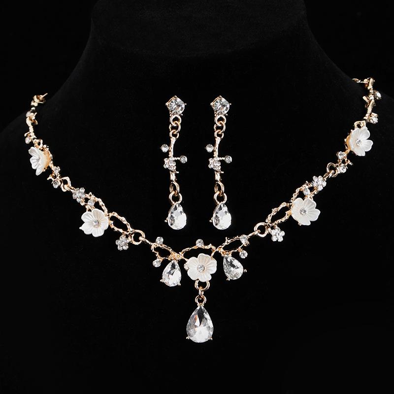 Elegant Crystal Rhinestone Bridal Jewelry Set: Alloy Flower Necklace & Earrings