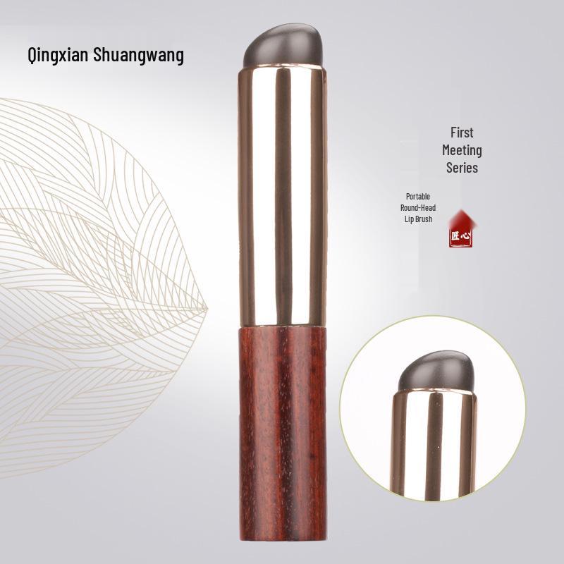 

Q-Soft Portable Silicone Lip and Concealer Brush with Slanted Head