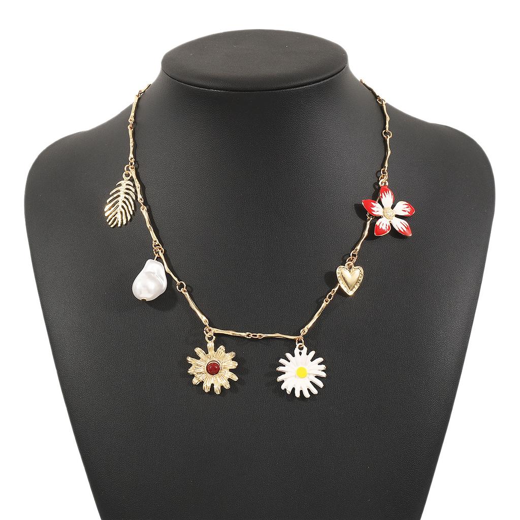 New Arrival Butterfly Flower Multi Pendant Necklace Retro Simple Style Alloy Choker Necklace Fashion Jewelry For Women