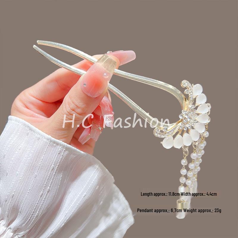 Elegant U-Shaped Butterfly Tassel Hairpin - Ancient Style Floral Accent for Qipao