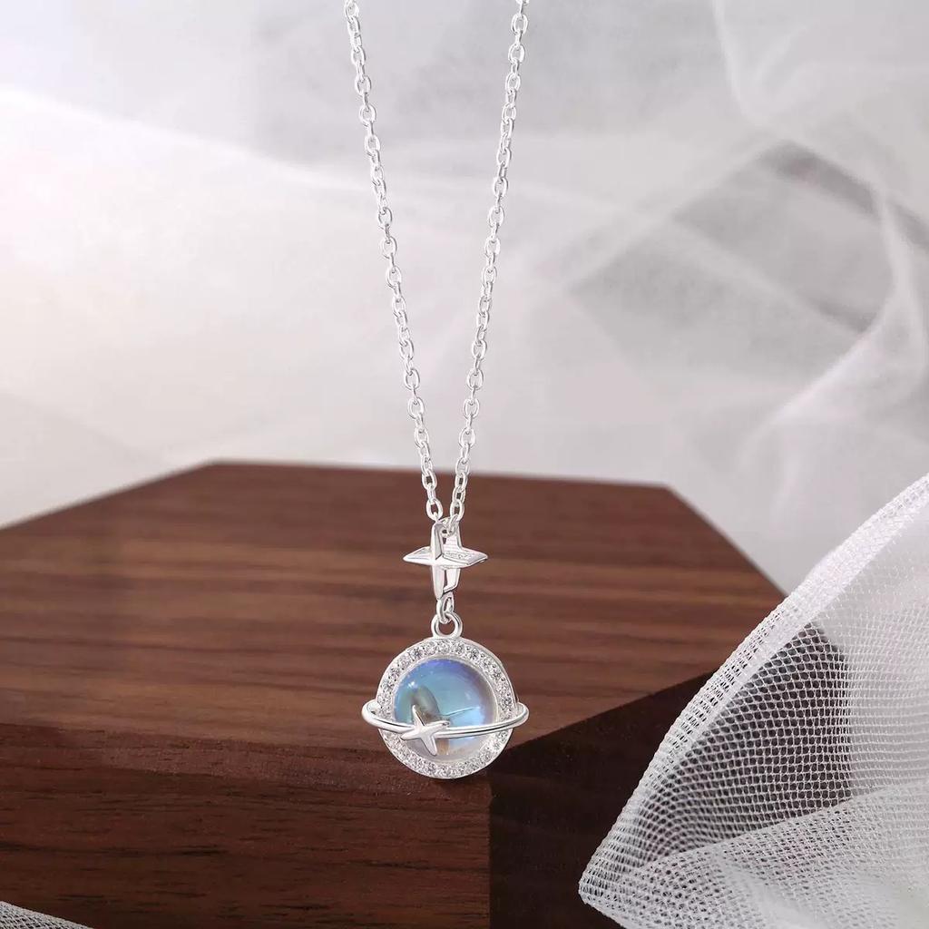 Minimalist and Fashionable Planet Necklace for Women's Instagram, New Clavicle Chain, Light Luxury Niche Design, Neck Accessory