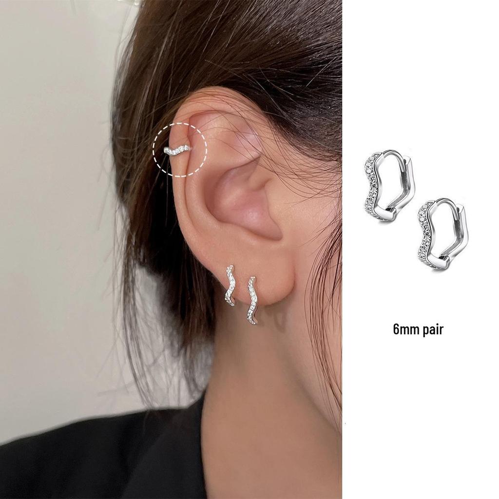 Versatile Women's Ear Jewelry: Sleep-Friendly Studs, Cartilage Earrings, Ear Cuffs, Ear Clips, Rings in Fashionable Cold Style.